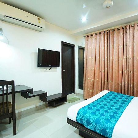 Hotel Aarya Inn Raipur  Exterior photo