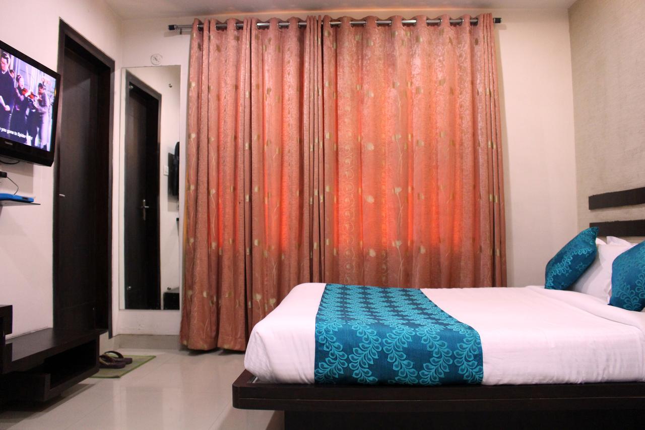 Hotel Aarya Inn Raipur  Exterior photo
