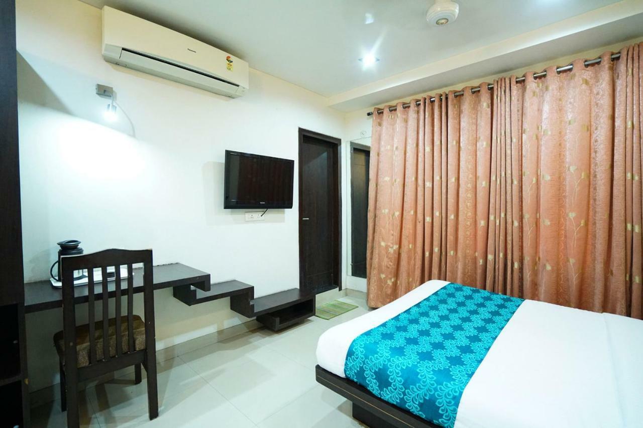 Hotel Aarya Inn Raipur  Exterior photo